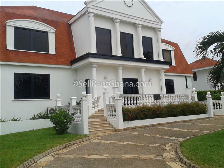 4 Bedroom House Pool For Rent Trassaco